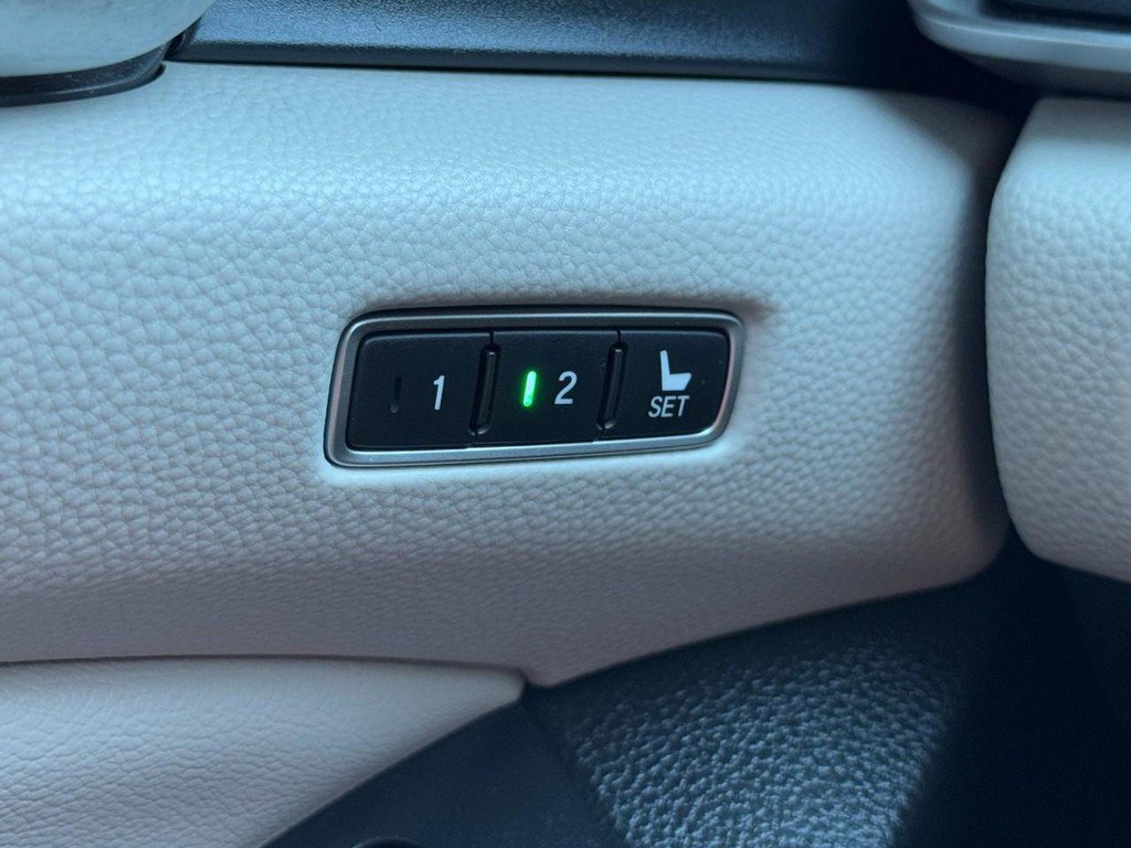 Used 2018 Honda Accord Touring image 20