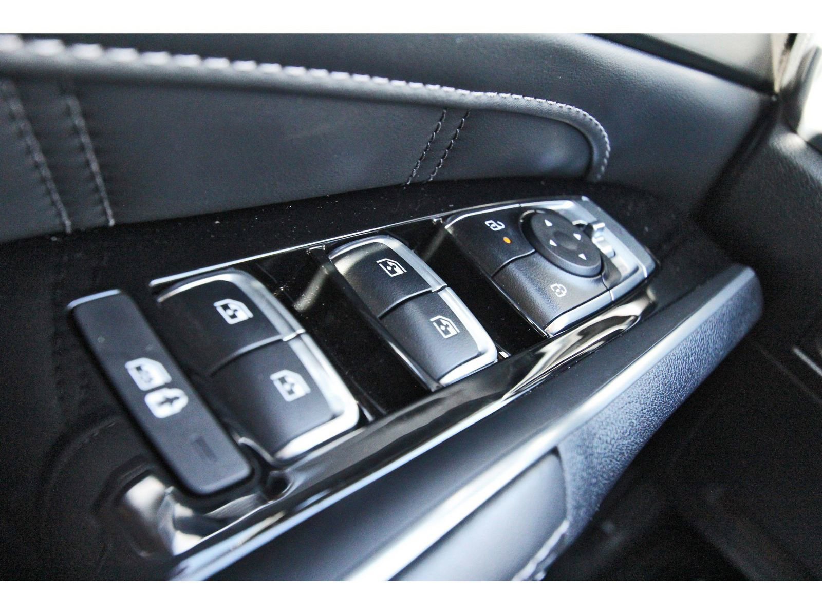 Used 2025 Kia Sorento SX FWD image 20