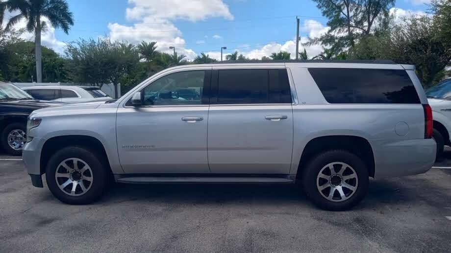Used 2015 Chevrolet Suburban LT image 1