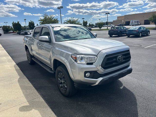 Certified 2023 Toyota Tacoma SR5 AWD/4WD image 4