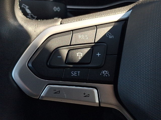 Used 2024 Volkswagen Jetta SE FWD image 20