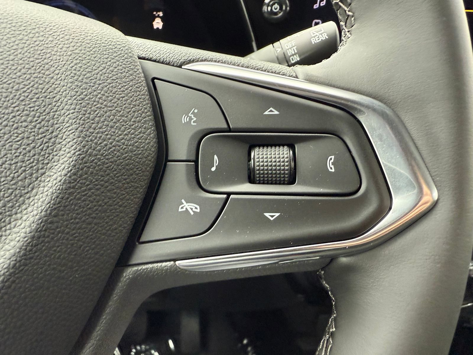 New 2026 Chevrolet Trax LT FWD image 32