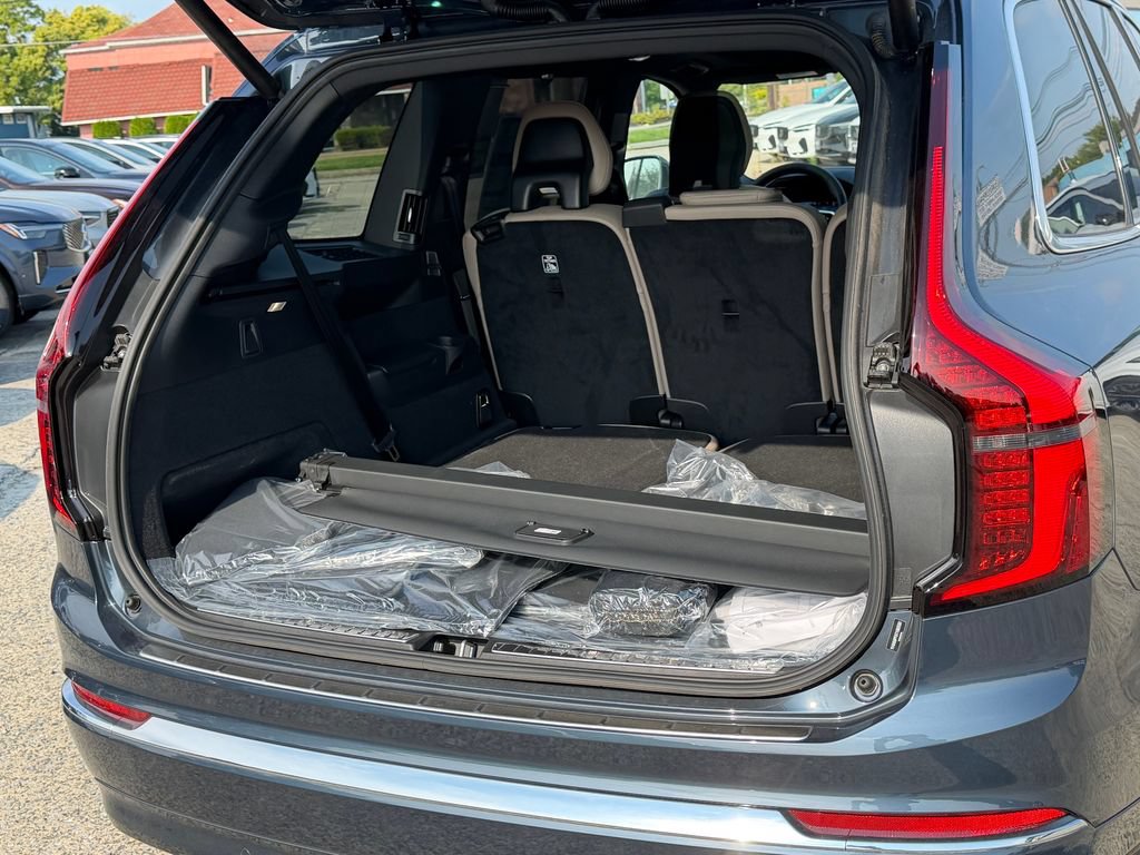 New 2026 Volvo XC90 T8 Ultra w/ Protection Package Premier AWD/4WD image 13