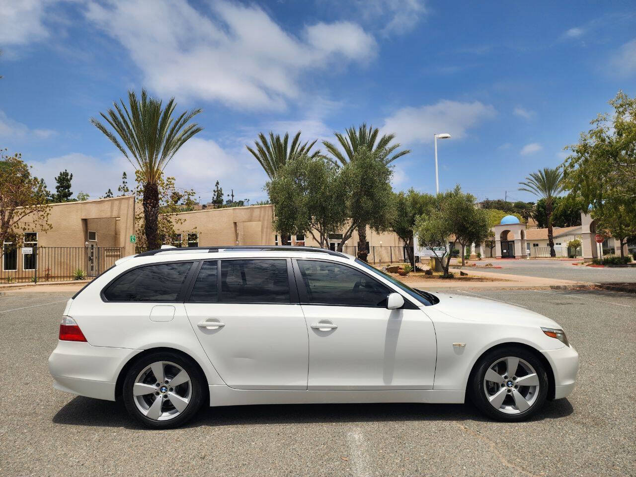 Used 2006 BMW 530xi Wagon AWD/4WD image 7