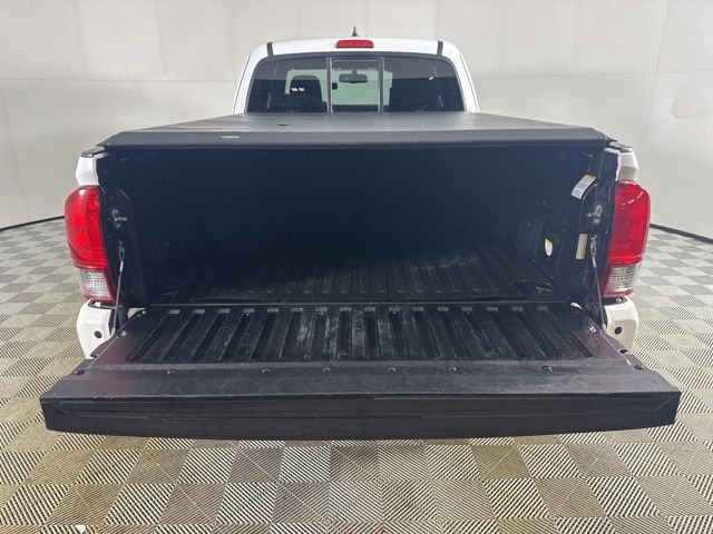 Used 2016 Toyota Tacoma TRD Sport image 7