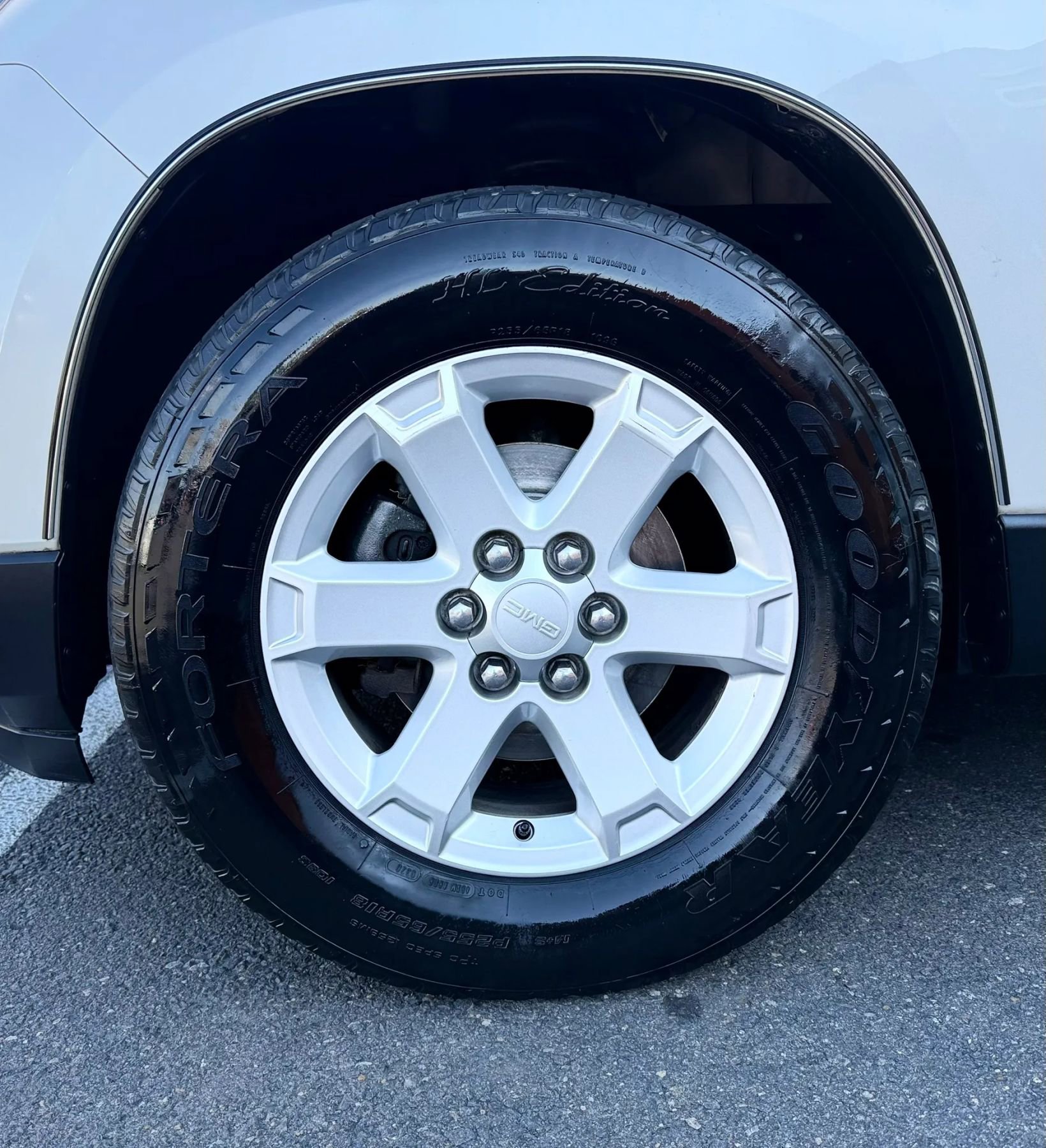 Used 2014 GMC Acadia SLE image 51