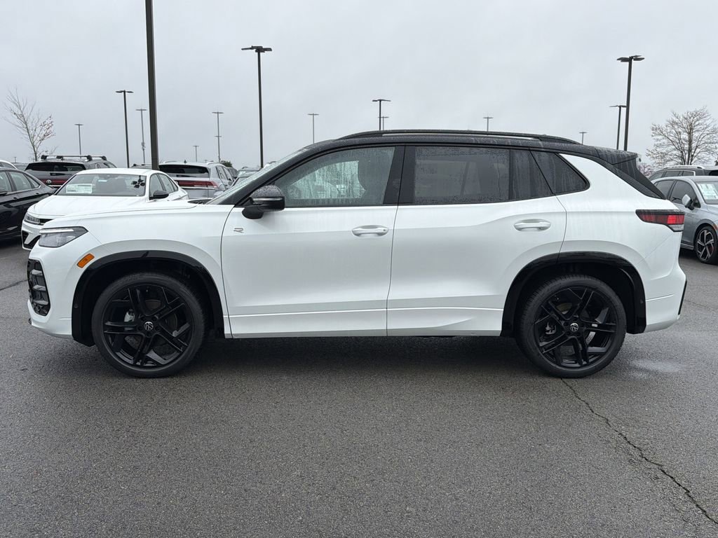 New 2026 Volkswagen Tiguan SE R-Line FWD image 2