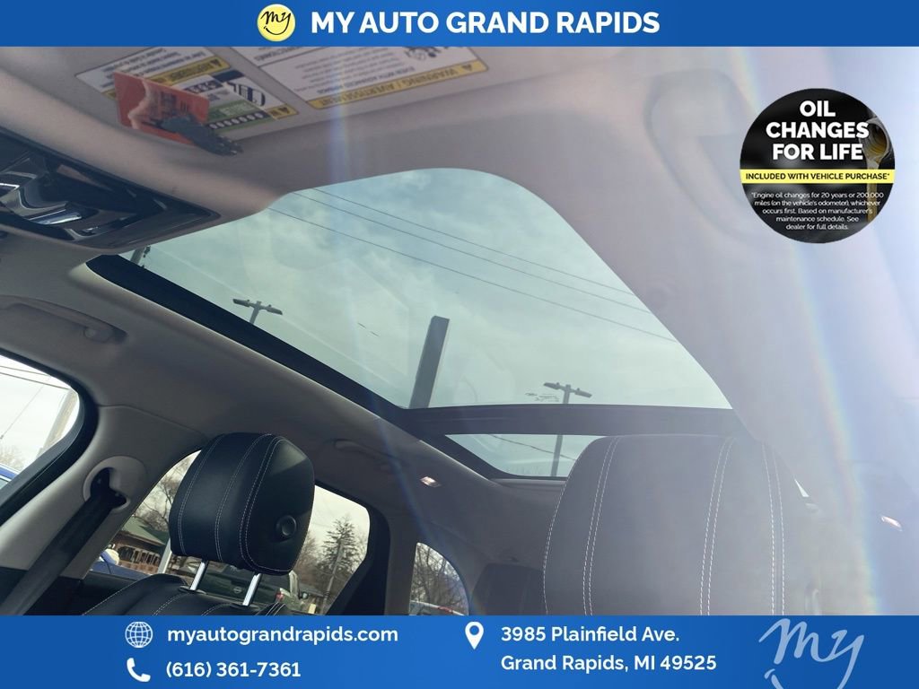 Used 2018 Land Rover Range Rover Velar S image 5