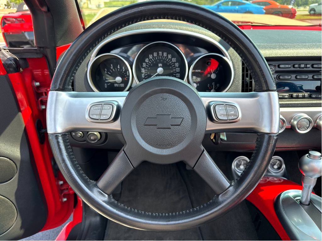 Used 2006 Chevrolet SSR w/ Preferred Equipment Group RWD image 14