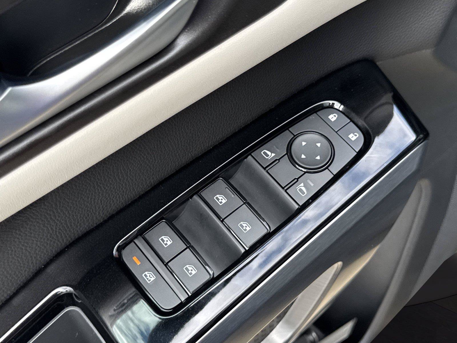 New 2026 Nissan Pathfinder SL FWD image 12