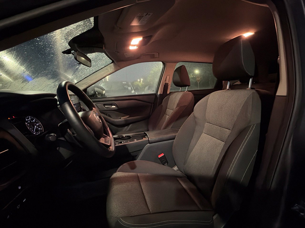 Used 2025 Nissan Rogue SV FWD image 6