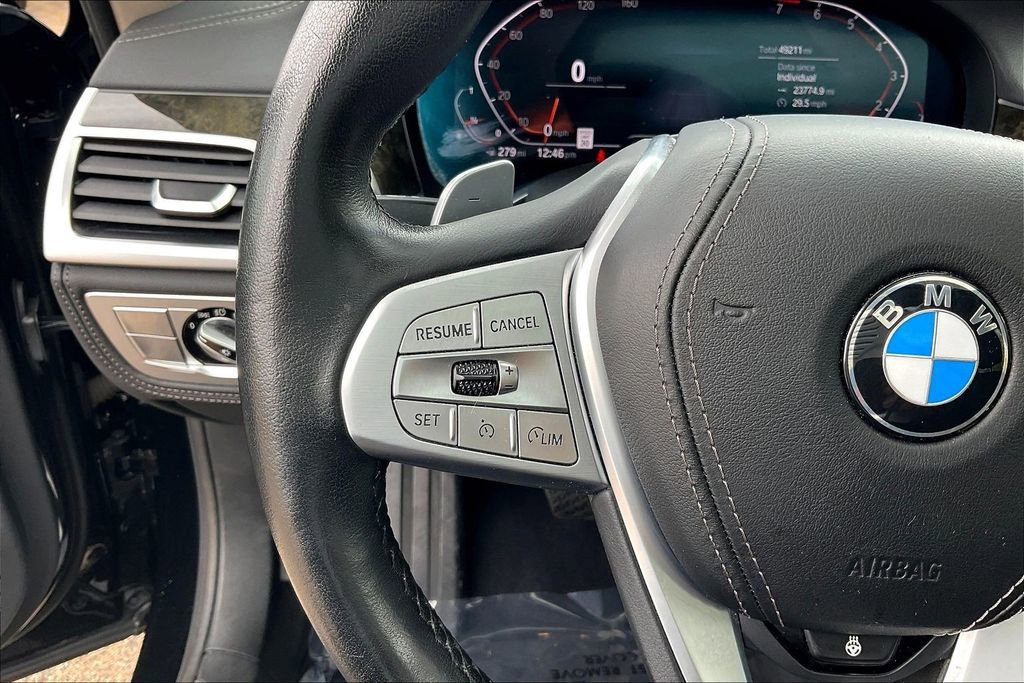 Used 2020 BMW 740i xDrive w/ Cold Weather Package image 11