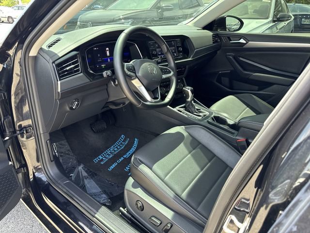 Certified 2022 Volkswagen Jetta SE FWD image 10