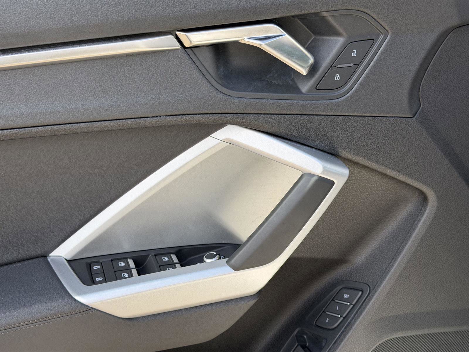 Used 2025 Audi Q3 2.0T Premium w/ Convenience Package AWD/4WD image 11