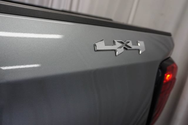 Used 2025 GMC Sierra 1500 SLT AWD/4WD image 13