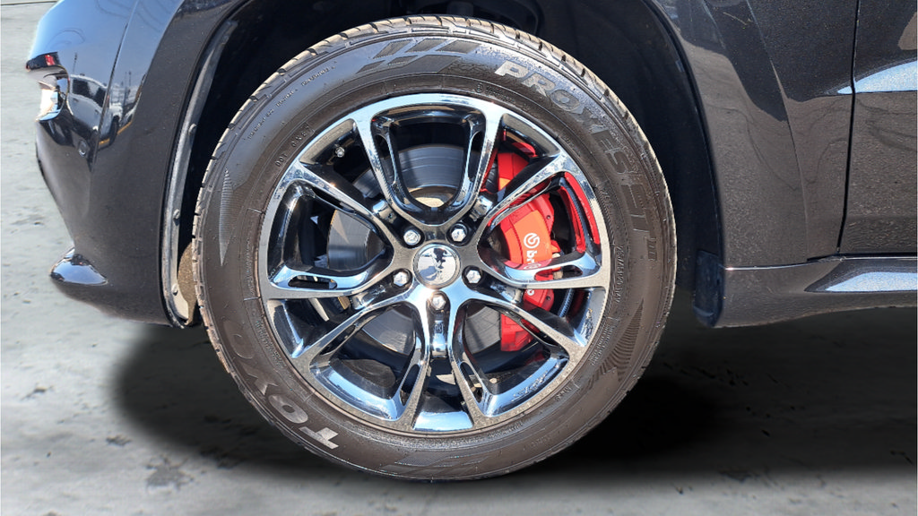 Used 2015 Jeep Grand Cherokee SRT w/ Luxury Group II AWD/4WD image 28