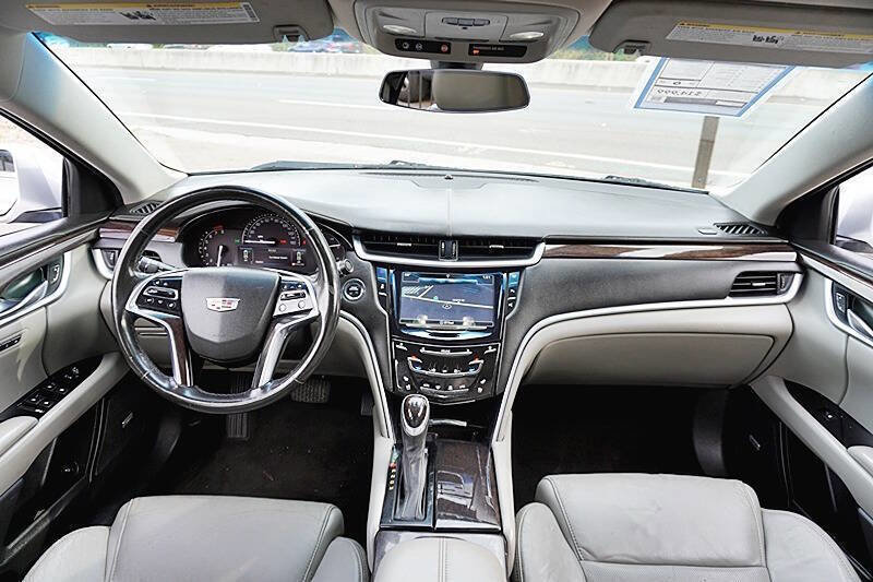 Used 2017 Cadillac XTS Luxury image 18