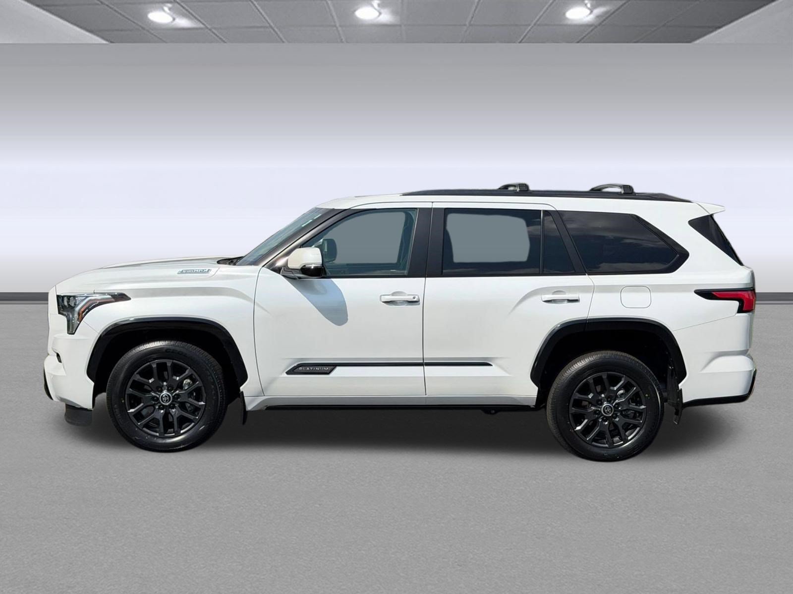 Used 2024 Toyota Sequoia Platinum AWD/4WD image 2