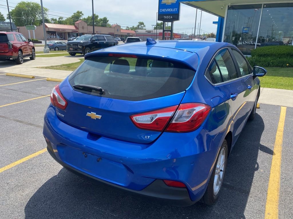 Used 2017 Chevrolet Cruze LT w/ Convenience Package FWD image 5