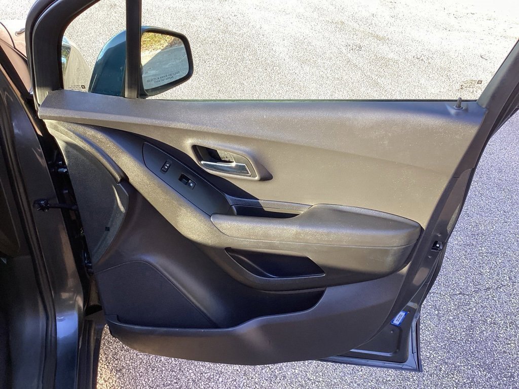 Used 2019 Chevrolet Trax LT image 22