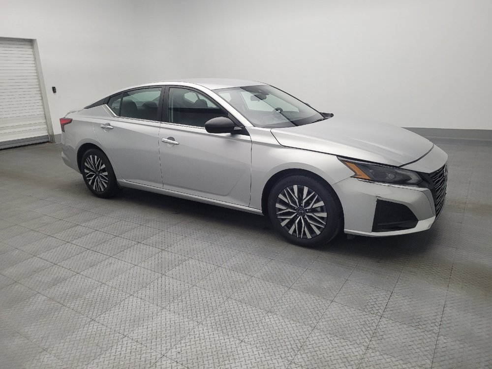 Used 2024 Nissan Altima 2.5 SV image 11