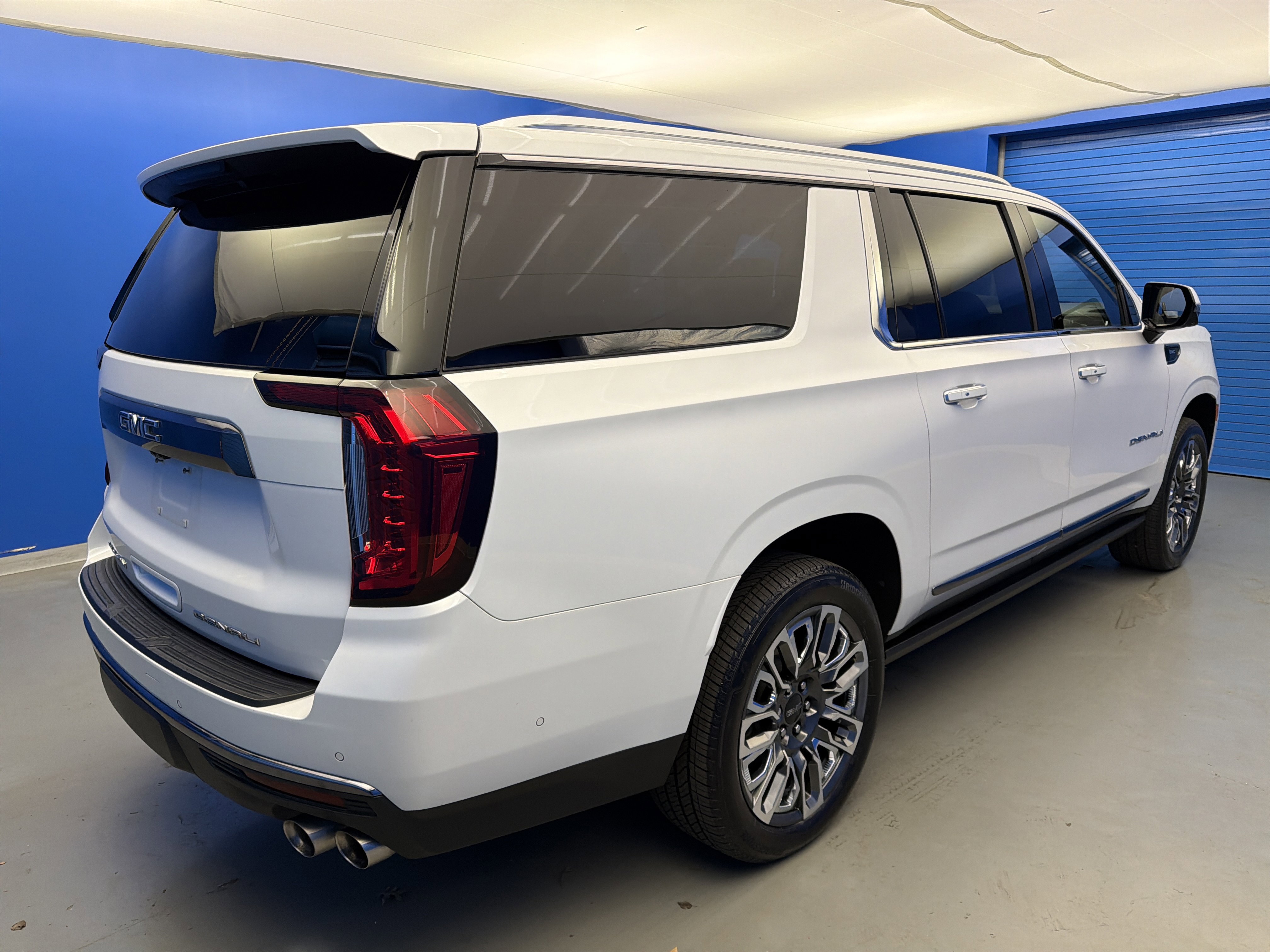 Used 2023 GMC Yukon XL Denali Ultimate image 7