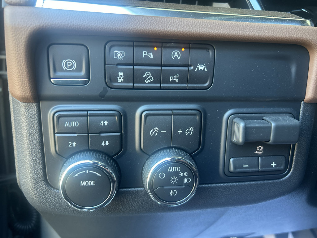 Used 2026 Chevrolet Tahoe High Country w/ Sun And Tow Package AWD/4WD image 22
