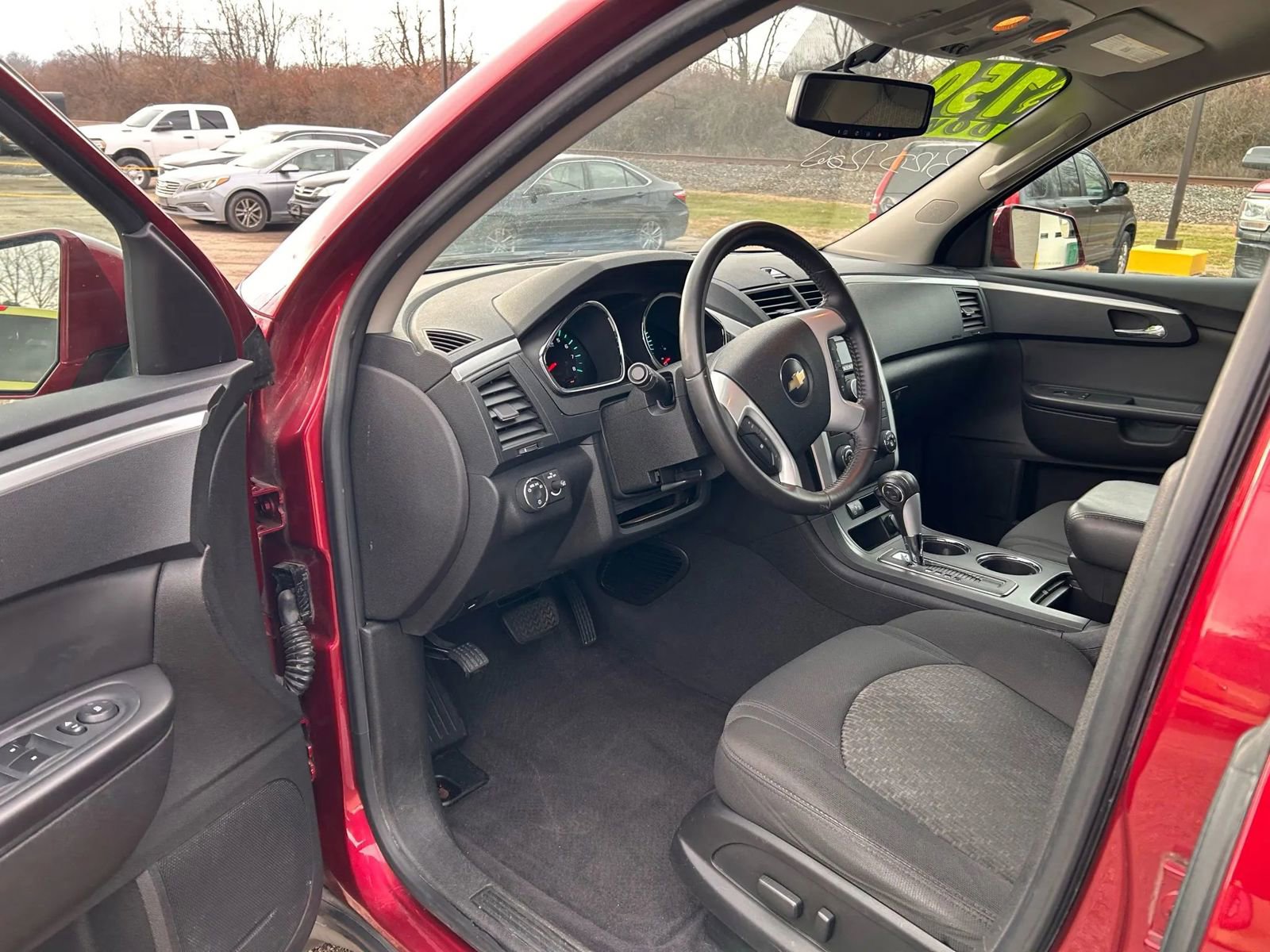 Used 2010 Chevrolet Traverse LT w/ Personal Connectivity Package image 10