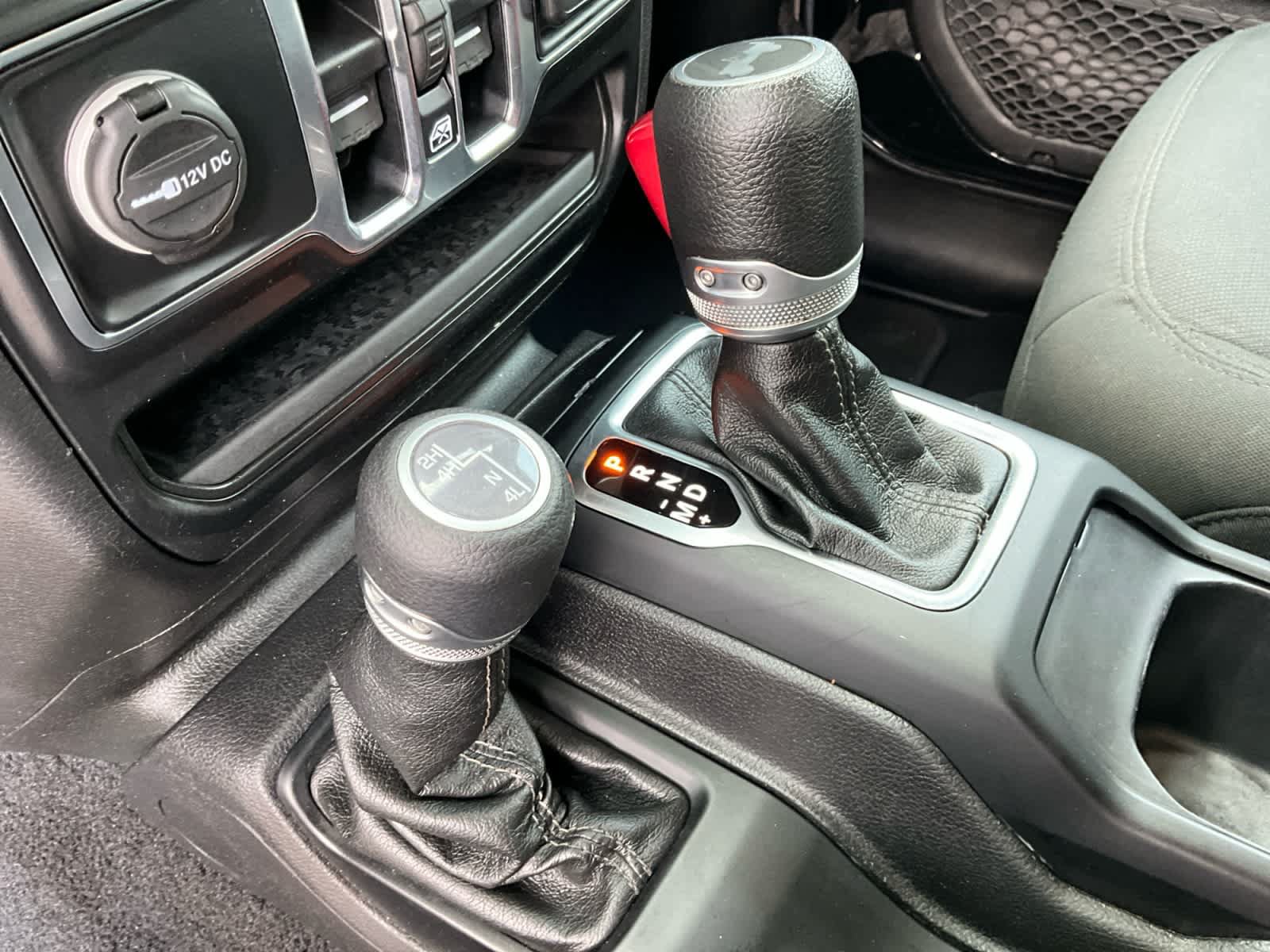 Used 2021 Jeep Wrangler Unlimited Sahara AWD/4WD image 15