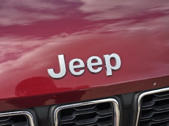 Certified 2024 Jeep Grand Cherokee L Laredo AWD/4WD image 12