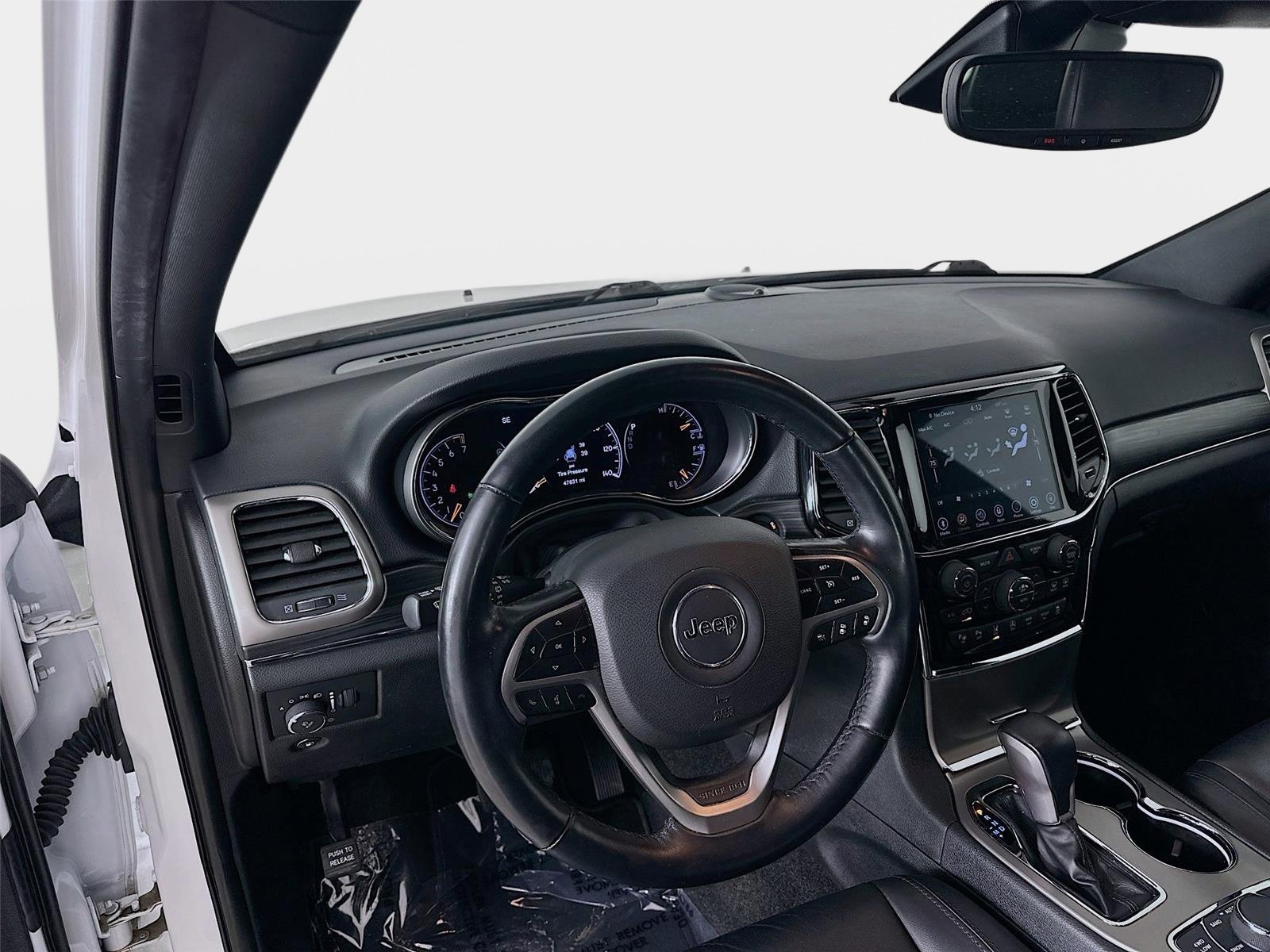 Certified 2022 Jeep Grand Cherokee Limited w/ Trailer Tow Group IV image 9