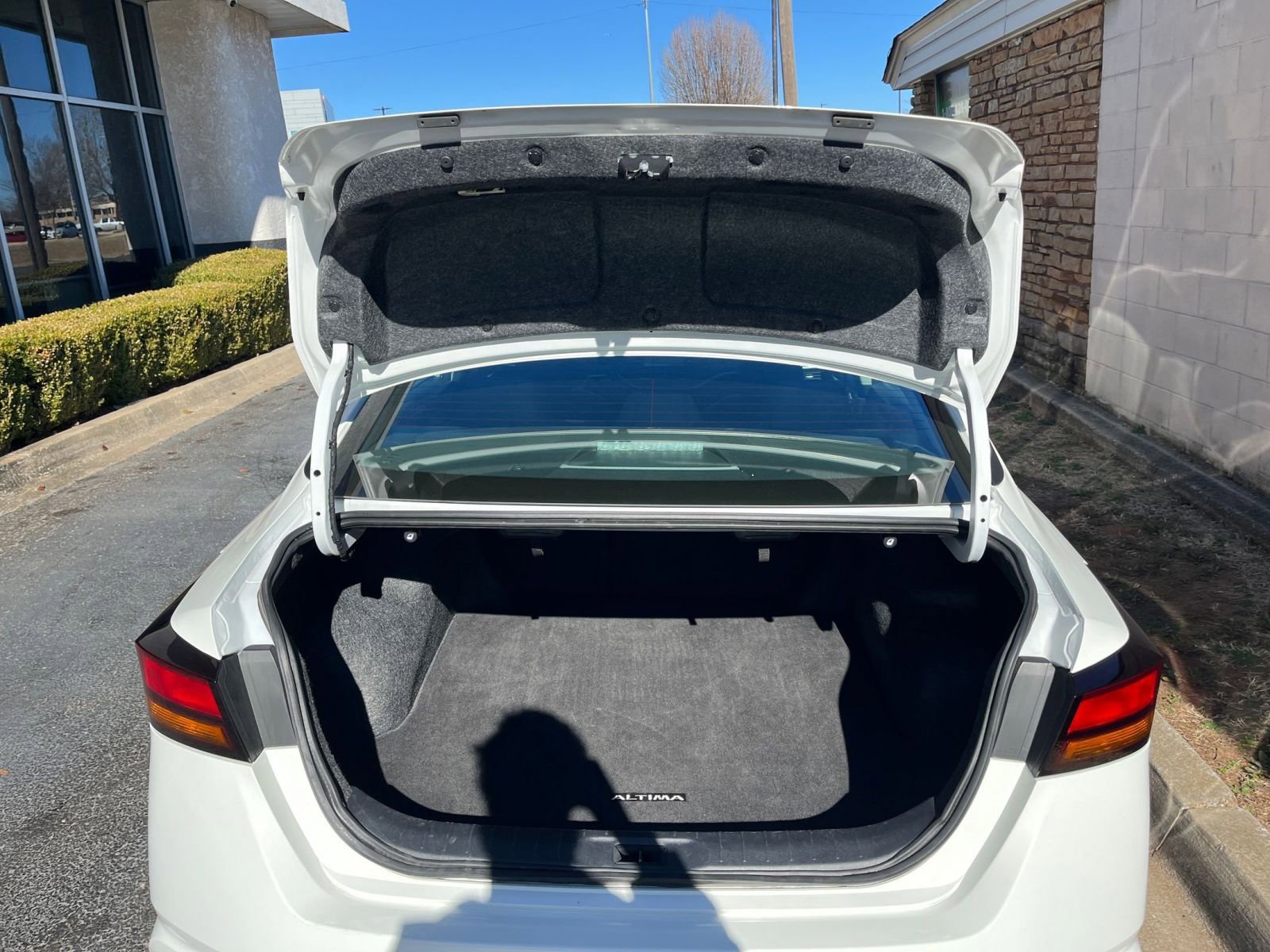 Used 2025 Nissan Altima 2.5 SV image 30