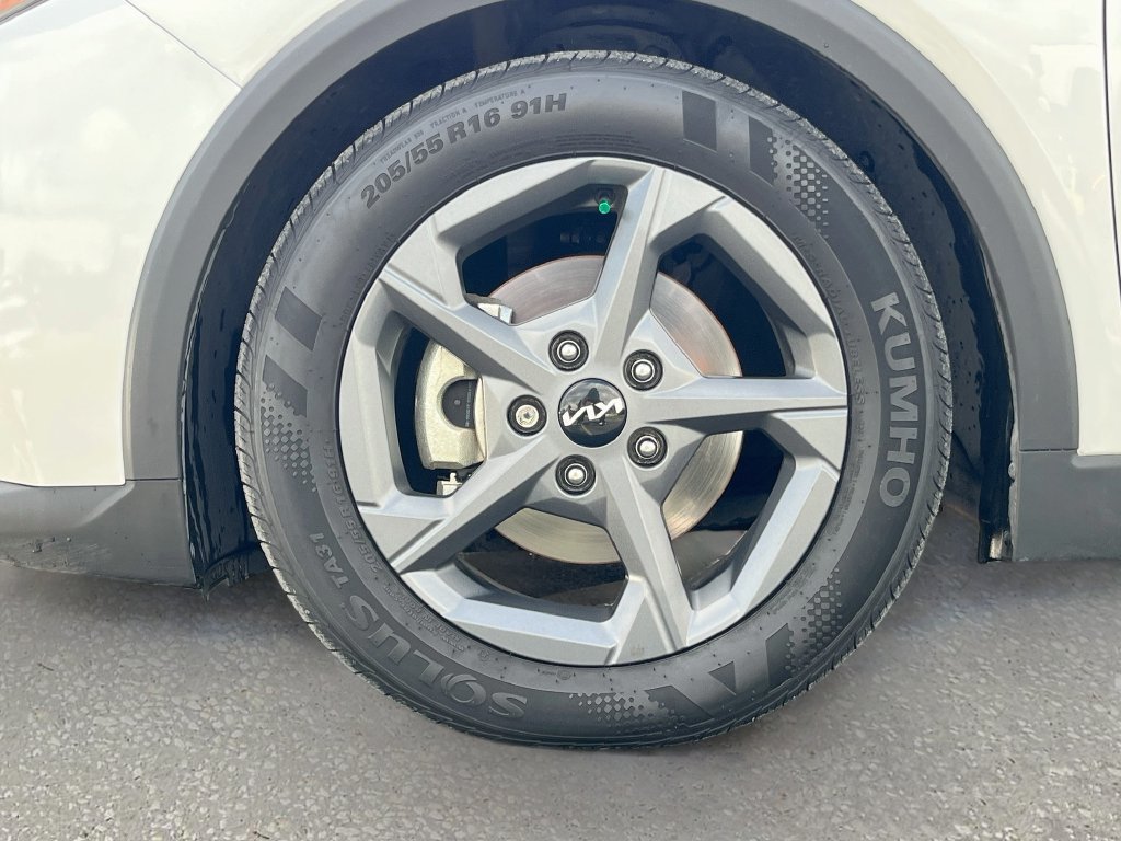 Used 2025 Kia K4 FWD image 27