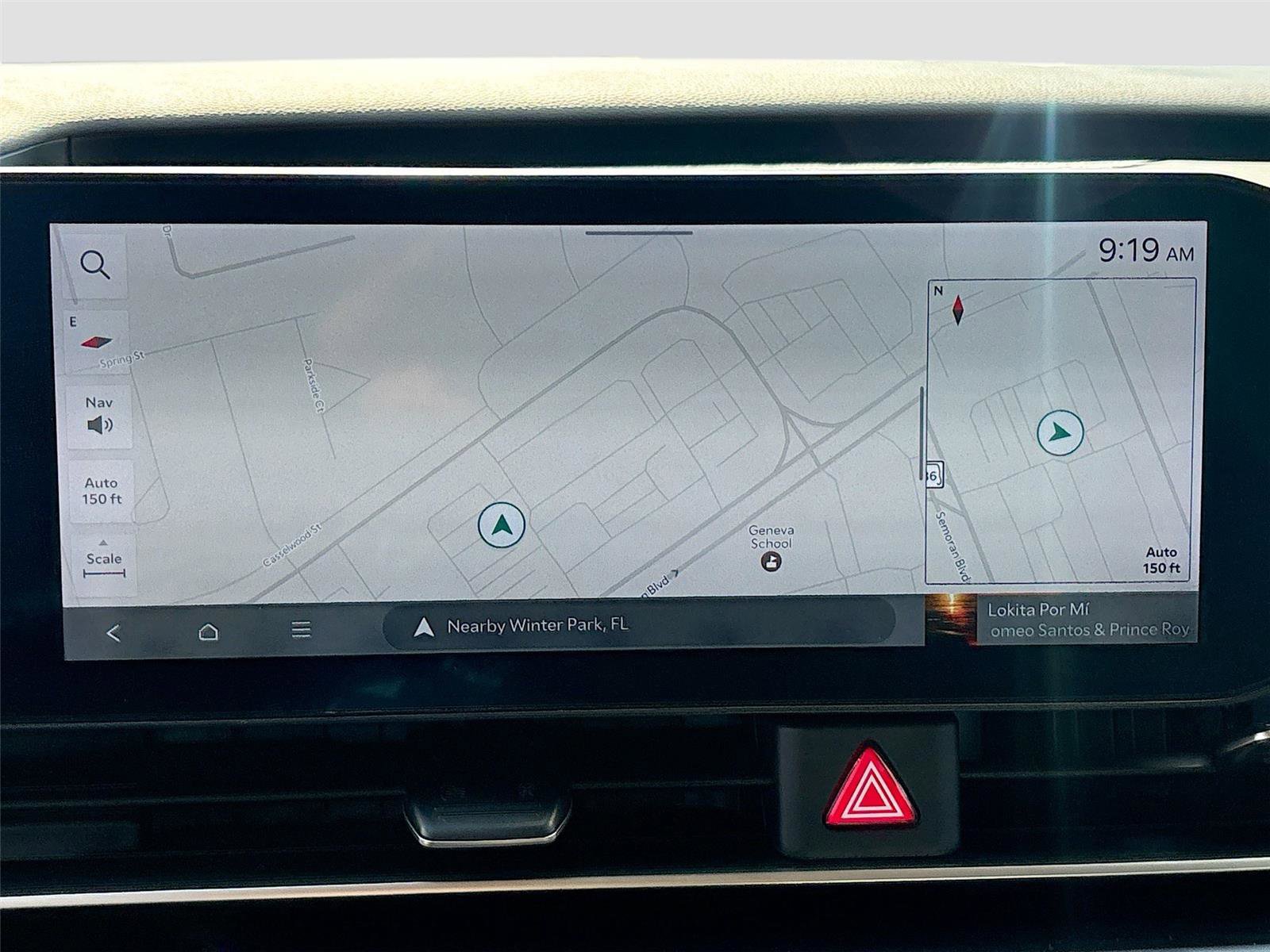 Used 2025 Kia Carnival FWD image 13