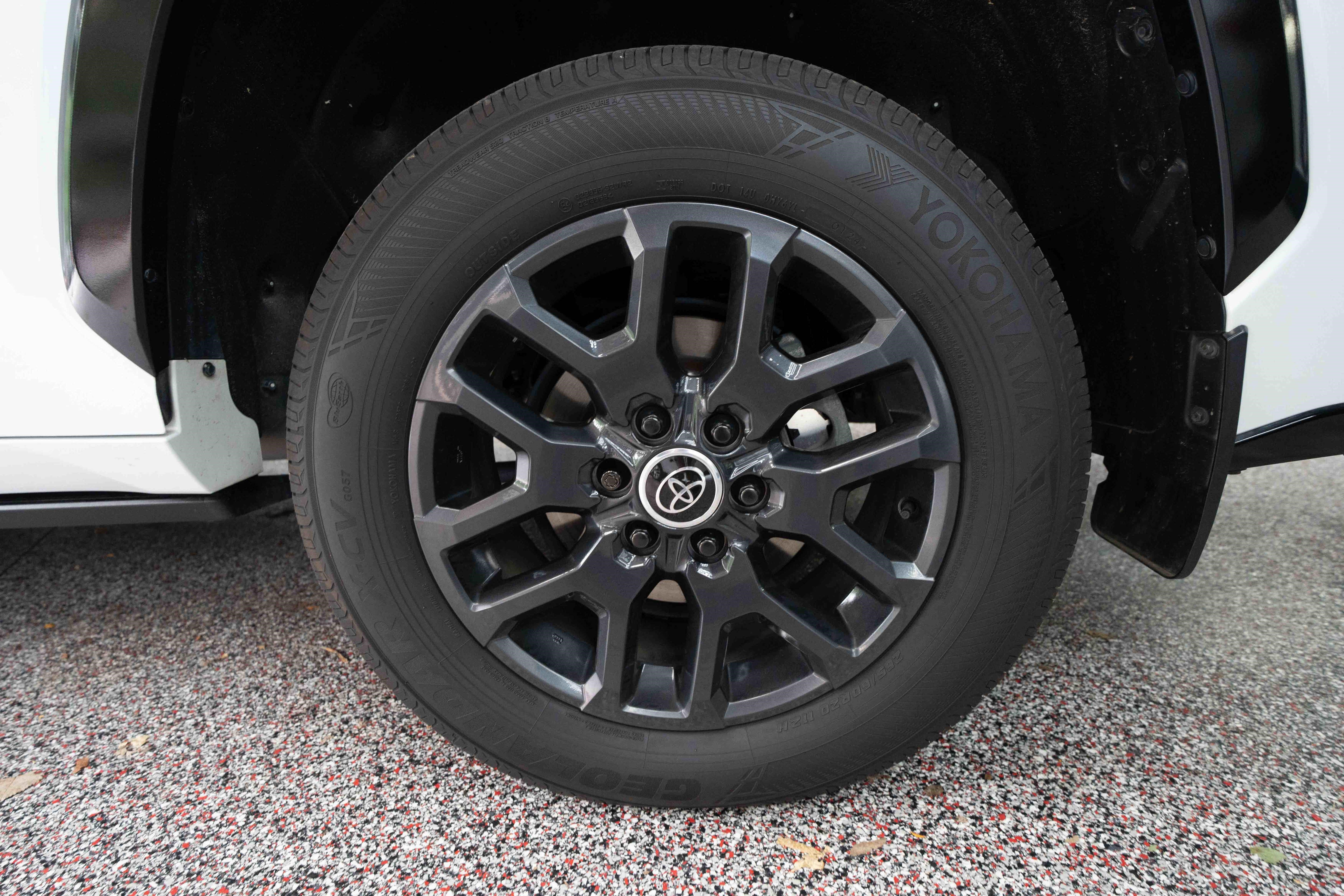 Used 2024 Toyota Sequoia Platinum AWD/4WD image 30