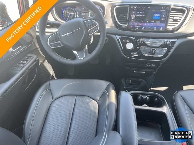 Used 2025 Chrysler Voyager LX FWD image 15
