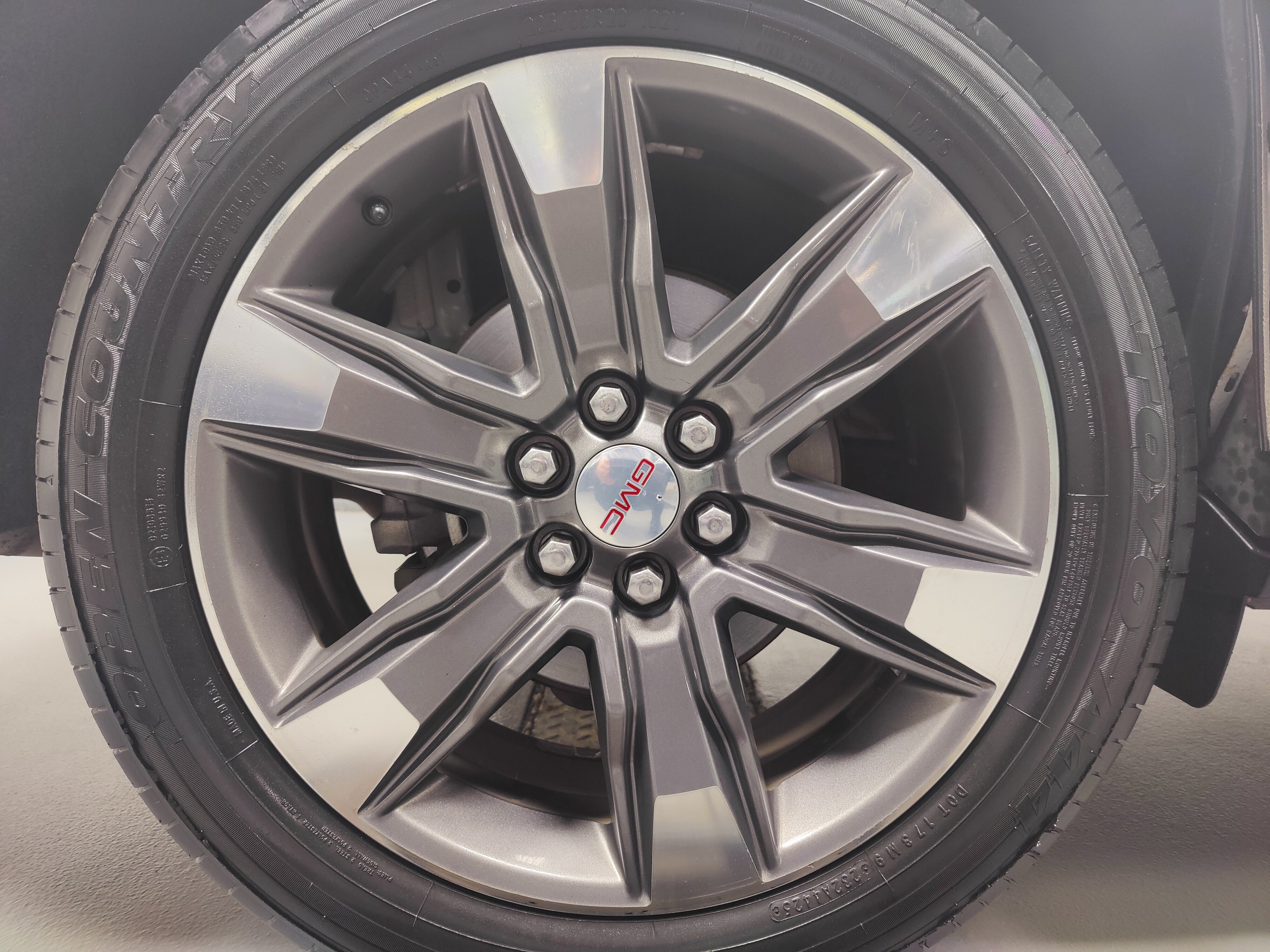 Used 2019 GMC Acadia SLT AWD/4WD image 32