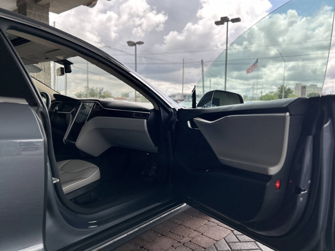 Used 2014 Tesla Model S 85 RWD image 50