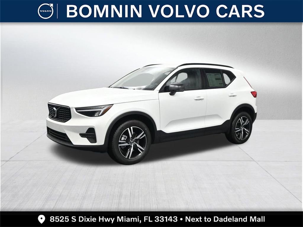 New 2026 Volvo XC40 B4 Core FWD image 1