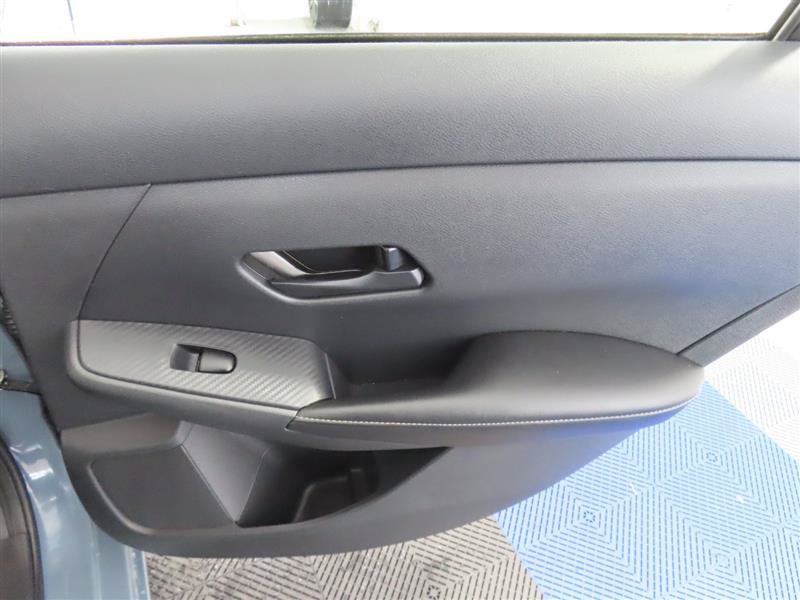 Used 2024 Nissan Sentra SV FWD image 32