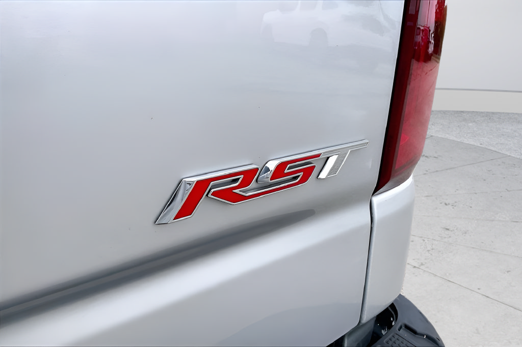Used 2022 Chevrolet Silverado 1500 RST RWD image 32