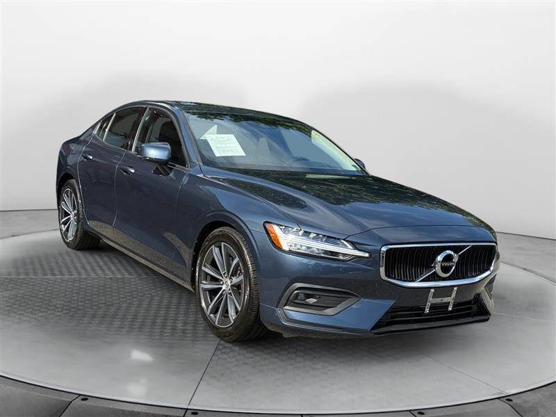 Used 2021 Volvo S60 T5 Momentum image 7