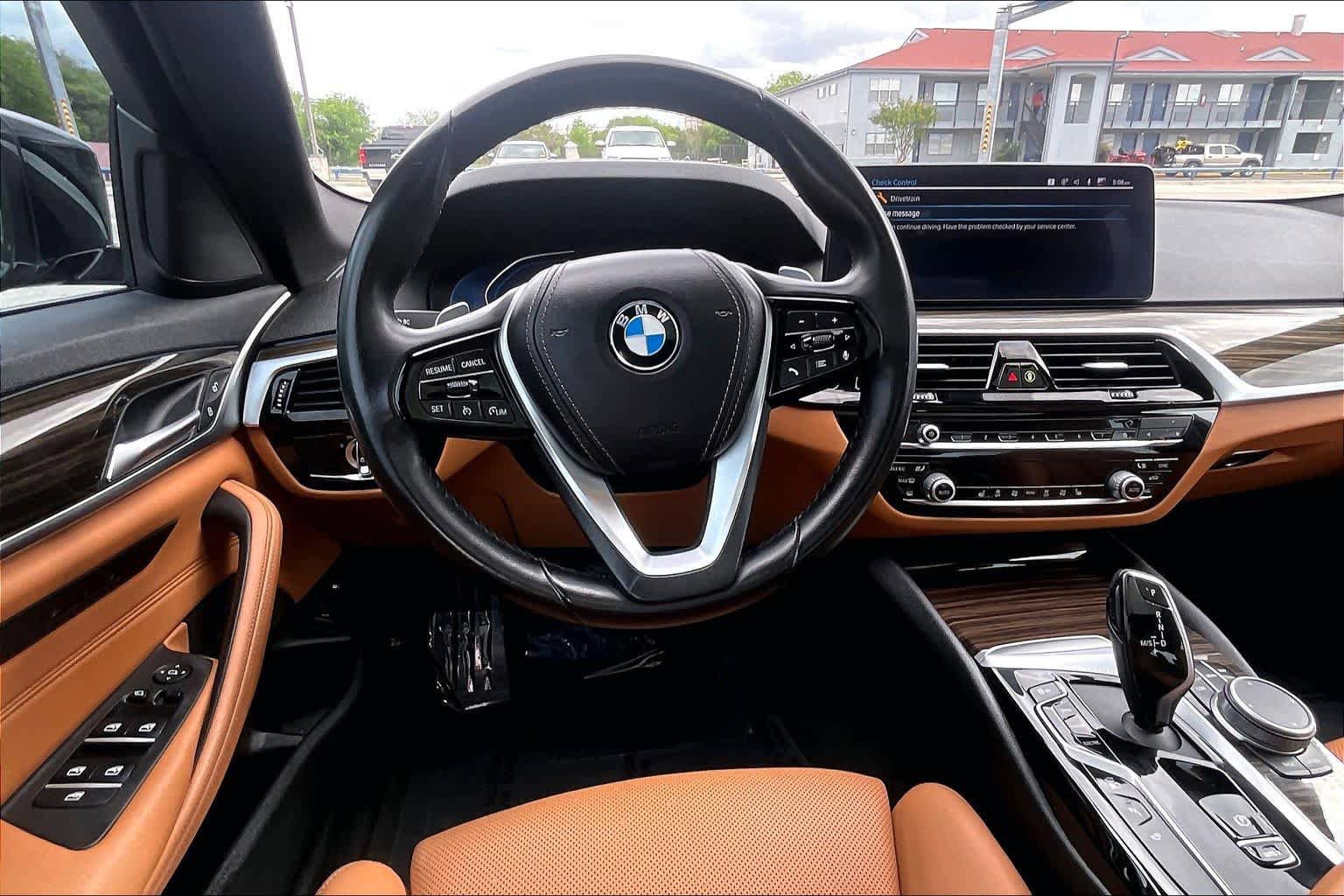 Used 2021 BMW 530e w/ Parking Assistance Package image 6