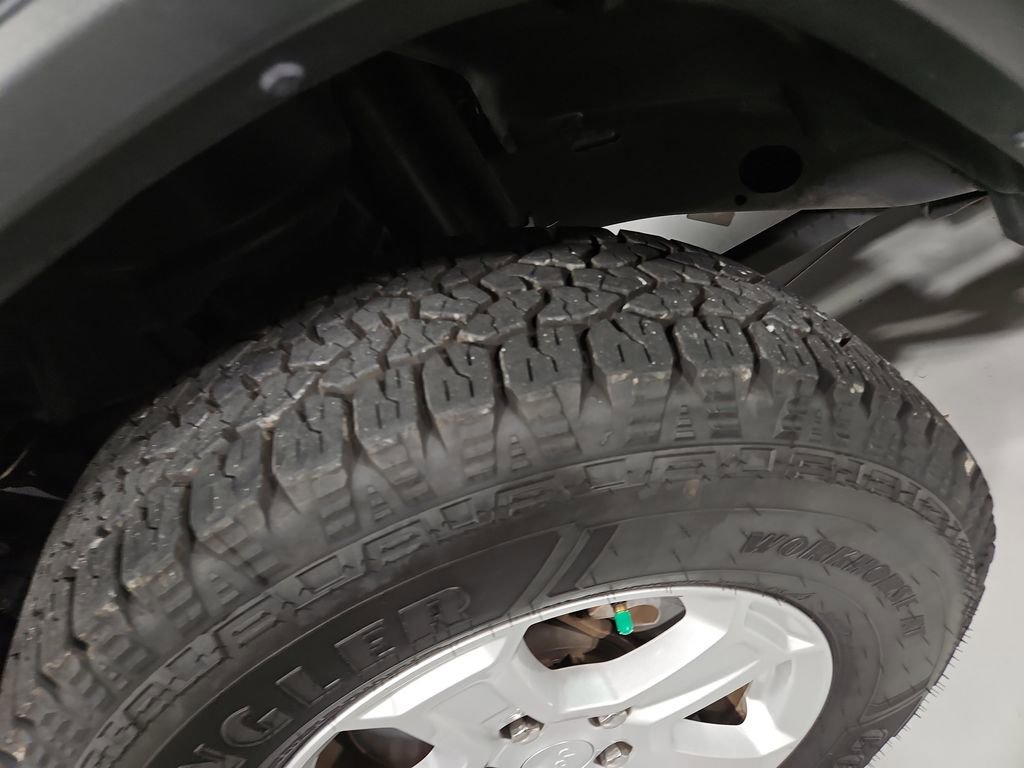 Used 2019 Jeep Wrangler Sport image 26