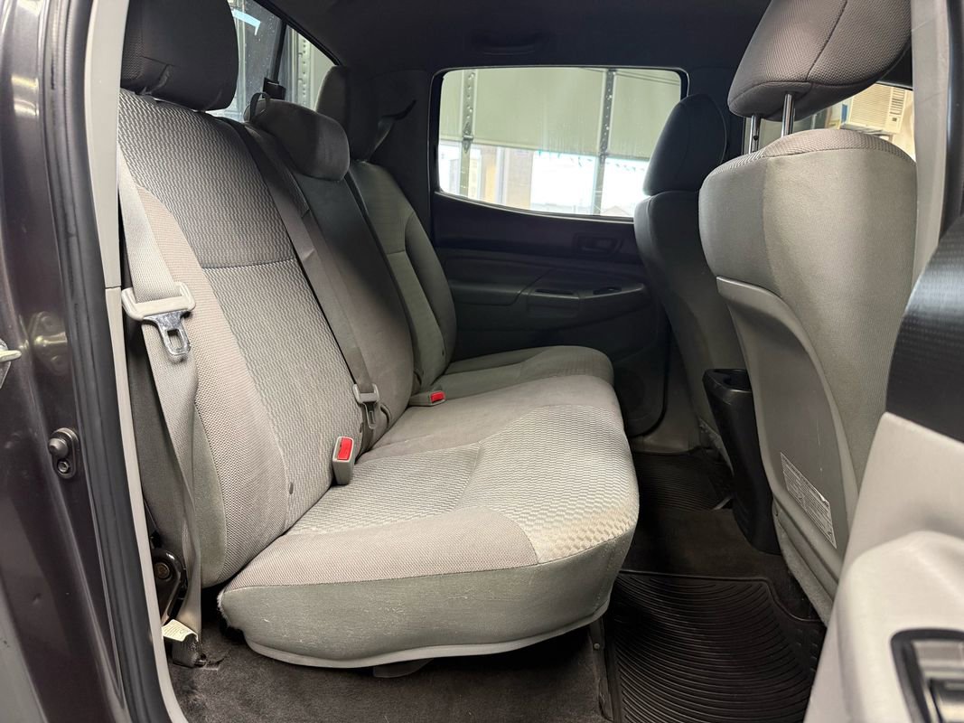 Used 2015 Toyota Tacoma SR5 V6 image 14