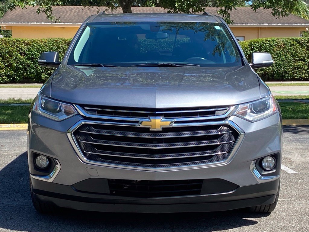 Used 2020 Chevrolet Traverse LT FWD image 2