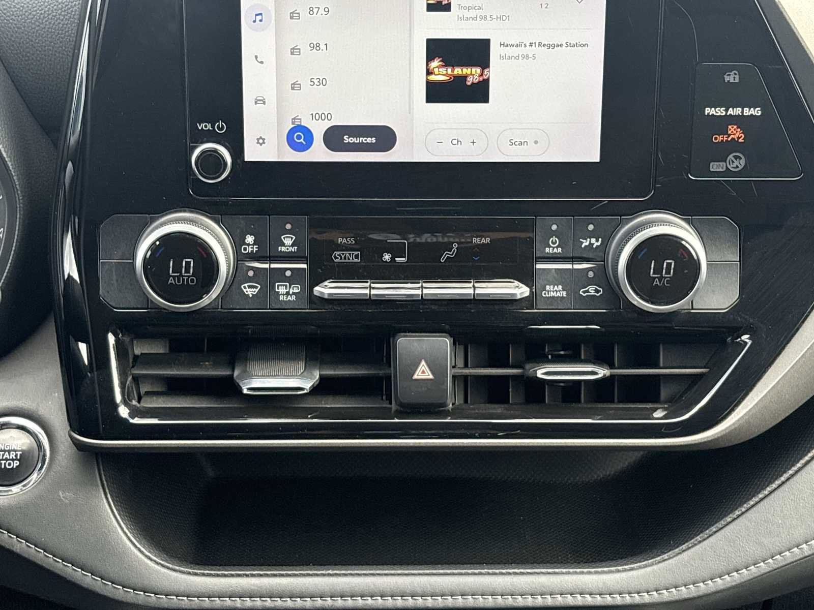 Used 2023 Toyota Highlander L image 16