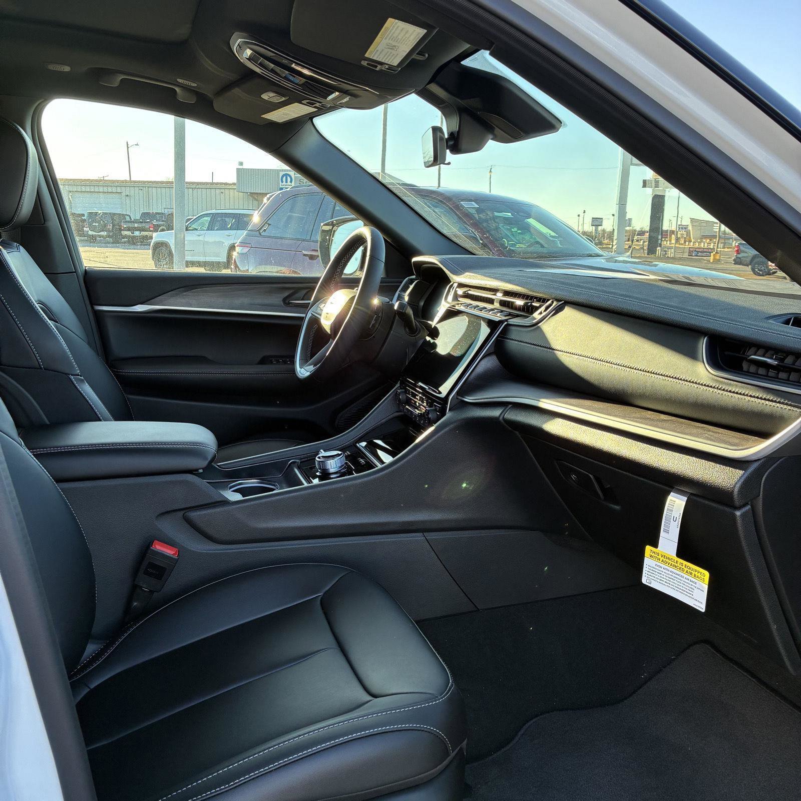 New 2025 Jeep Grand Cherokee L Limited image 7