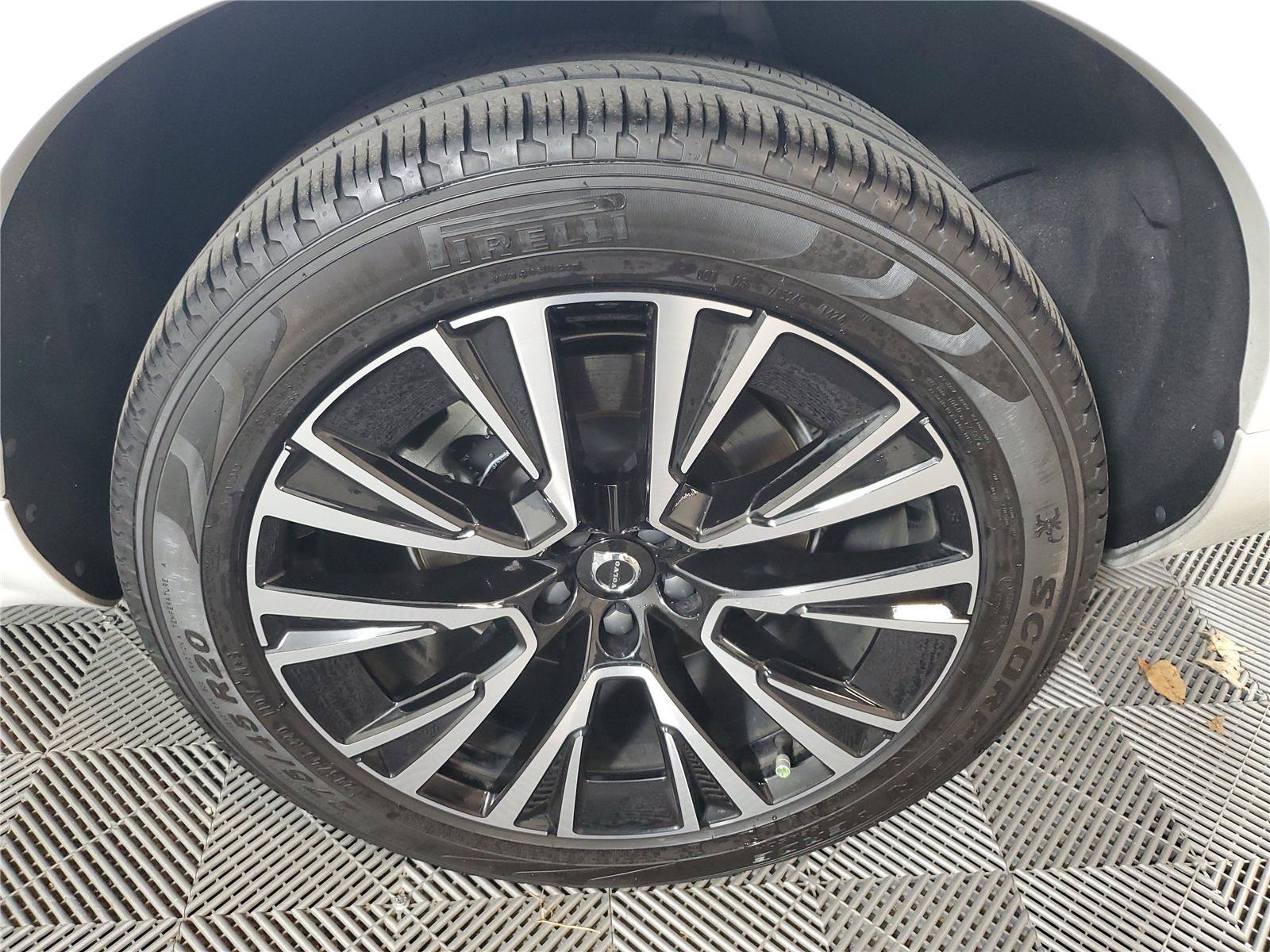 Certified 2025 Volvo XC90 T8 Plus w/ Protection Package Premier AWD/4WD image 11