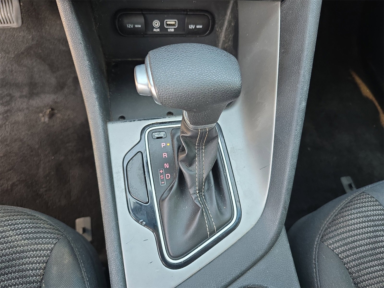 Used 2019 Kia Niro LX image 18